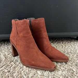 Vince Camuto Welland Bootie Chocolate Craving True Suede Size 8
